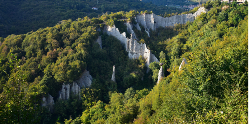 Piramidi di Zone - Panoramica