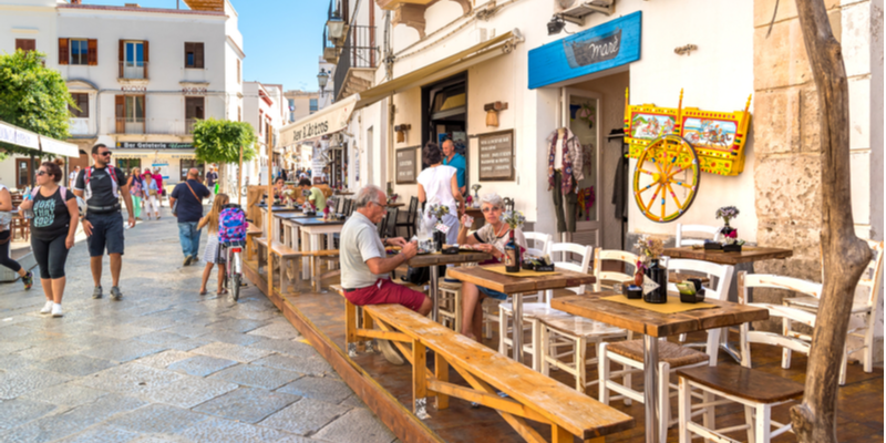 Turisti a Favignana