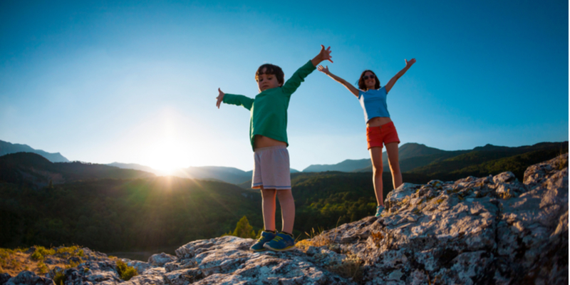 Bambini che si divertono nella Natura