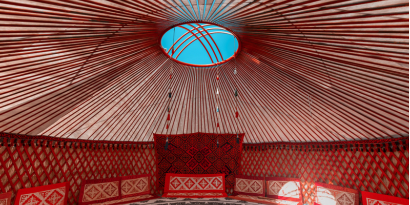 Interno una yurta